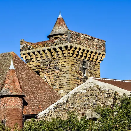 Saint-beauzire Near Pauillac Castle