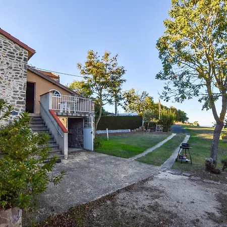 Dom wakacyjny Saint-beauzire Near Pauillac Castle
