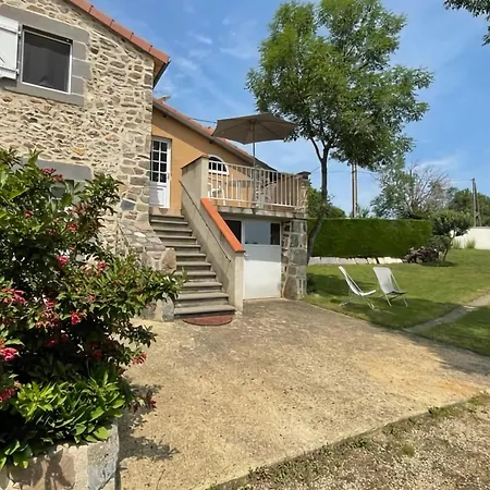 Charming Near The Forest Saint-Beauzire (Haute-Loire)